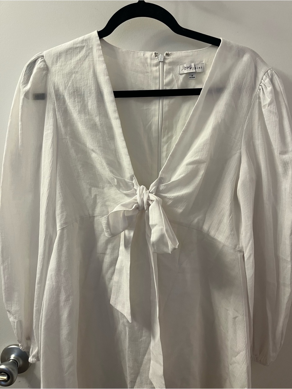 Gianni Bini White V-Neck Dress with Back Zip PTP 17/L 32 - Picture 2 of 7